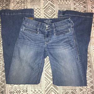 Ariat Flare Jeans😍
